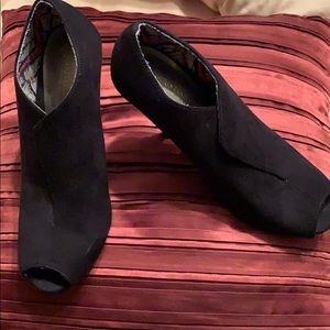 Women’s Christian Siriano black bootie sandals